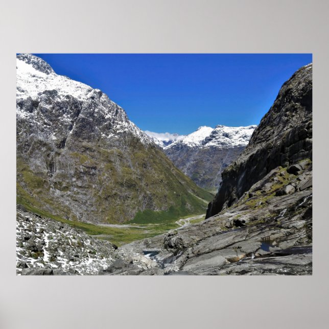 Póster Gertrude Valley (Frente)