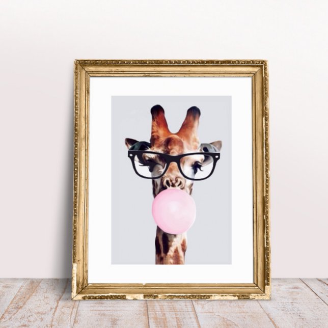 Póster Giraffe con gafas soplando chicle rosa (Subido por el creador)