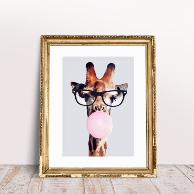 Póster Giraffe Usando Gafas Que Soplan Goma Rosa De Burbu (Subido por el creador)