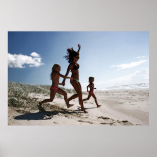 Póster golpeemos la playa