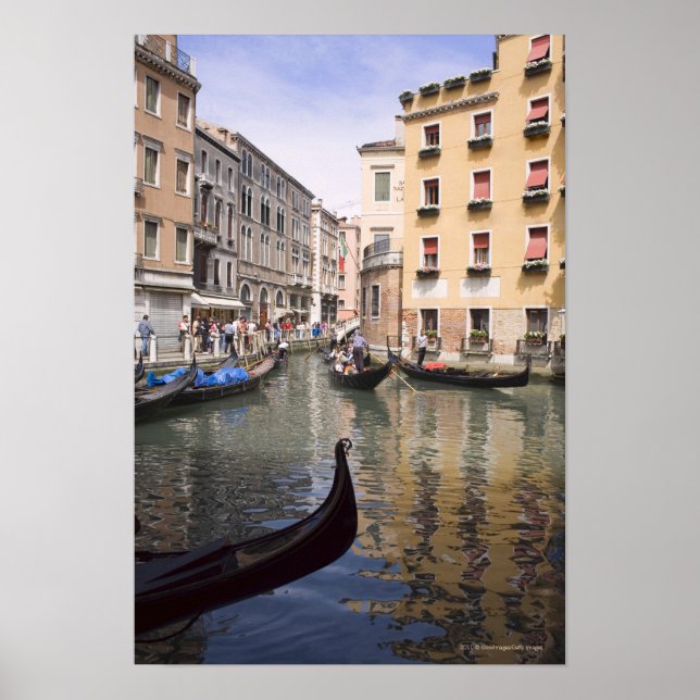Póster Góndolas en un canal, Venecia, Italia (Frente)