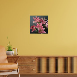 Póster Gracia radiante: Lilios rosados en flor