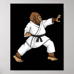 Póster Gracioso Ninja Bigfoot Haciendo Karate Con Samurai