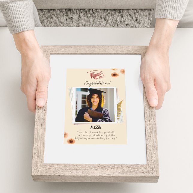 Póster Graduación simple de papel de cosecha marrón (Subido por el creador)