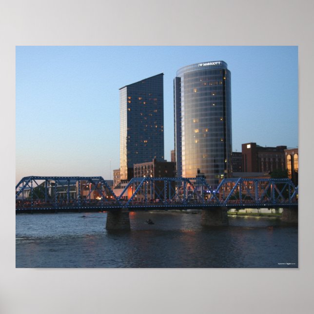 Póster Grand Rapids en el centro de Dusk (Frente)