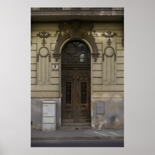Póster Grandeza desfasada: Entrada al edificio Znojmo