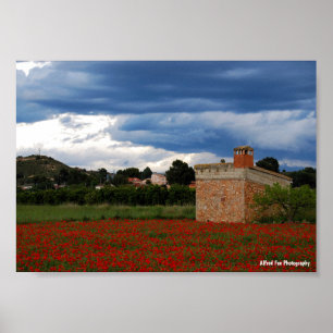 Póster Granero en Campo de Amapolas