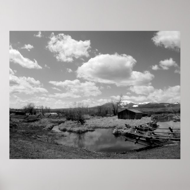 Póster Granja Montana en blanco y negro (Frente)