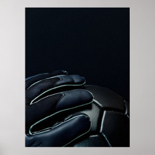 Póster Guantes de Portero Oscuro Dramático Primer Plano