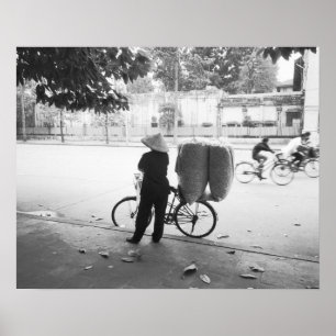 Póster Hanoi Vietnam, mujer de reparto en bicicleta (NR)