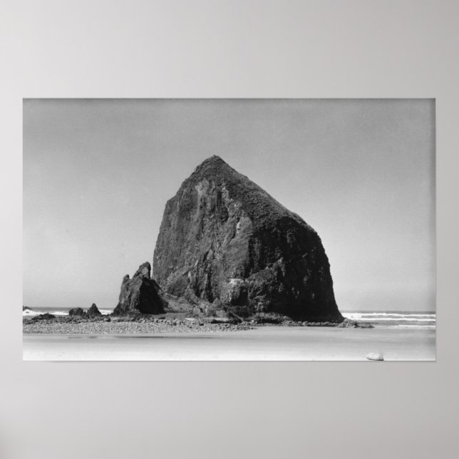 Póster Haystack Rock at Cannon Beach, Oregon Photograph (Frente)