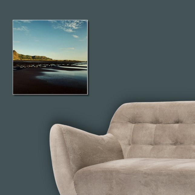 Póster Hermosa foto de Karekare Beach Shore (Beautiful Karekare Beach Shore Photo Poster, Square New Zealand Vacation Photo)