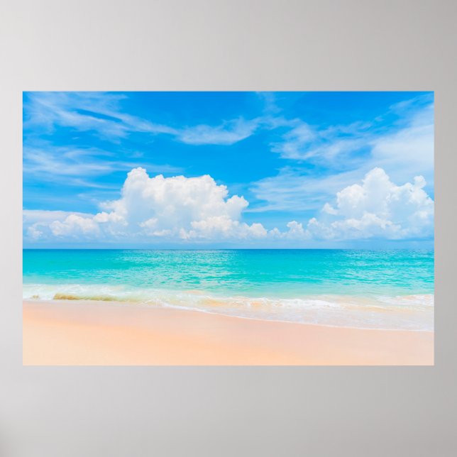 Póster Hermosa playa tropical con cielo azul y c blanco (Frente)