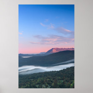 Póster Hermosa vista del amanecer en Nanos de Šilentabor