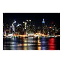 Hermosas luces nocturnas de Nueva York que refleja