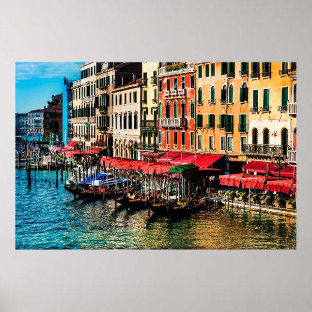 Póster Hermosas vistas de la calle acuática y de los edif (Frente)