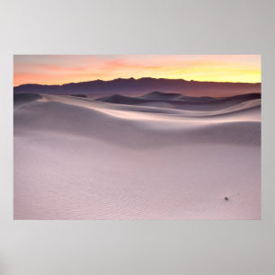 Póster Hermoso amanecer sobre dunas de arena del desierto
