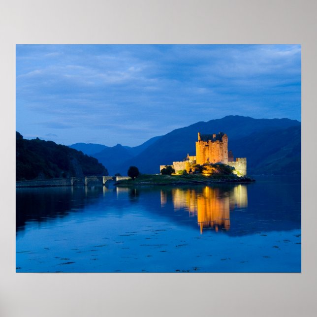Póster Hermoso castillo Eileen Donan en Dornie occidental (Frente)