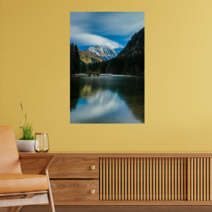 Póster Hermoso lago con montañas Zgornje Jezersko Slo