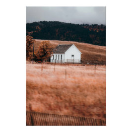 Póster Hermoso Pequeño Edificio Blanco En La Parcela De O