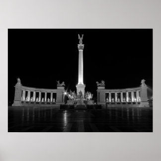 Póster Héroes Plaza Budapest
