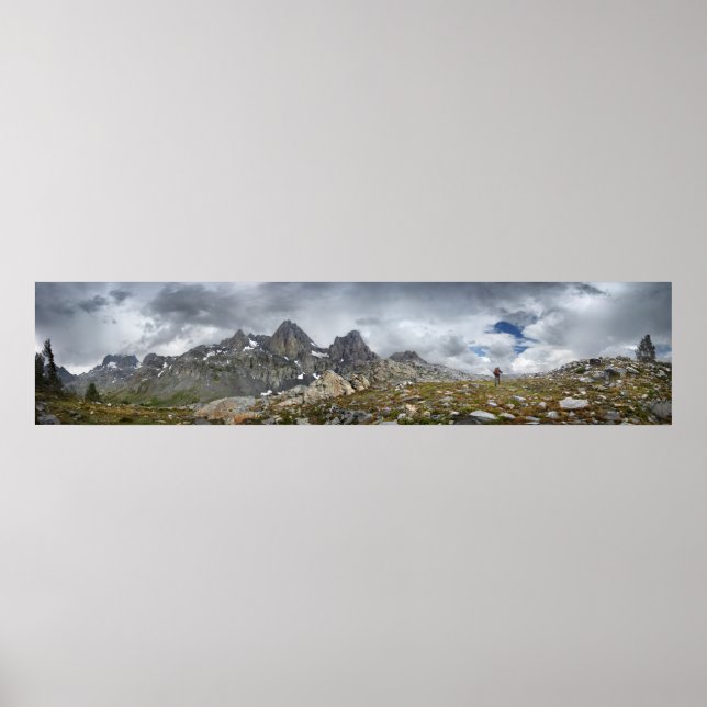 Póster Hiker bajo el MInarets - Sierra (Frente)