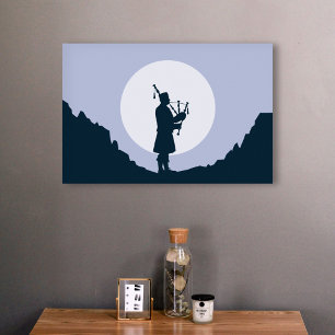 Póster Hombre jugando gaitas a la luz de la luna