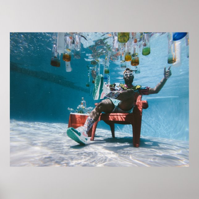 Póster Hombre sentado en una silla bajo el agua con fondo (Frente)