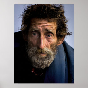 Póster Hombre sin hogar e indefenso con barba