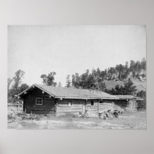 Póster Hombres que se sientan fuera de la cabaña de