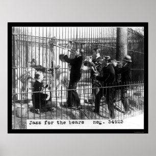 Póster Hombres tocando música de jazz por un oso polar en