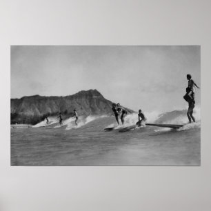 Póster Honolulu, Hawaii - personas que practica surf de