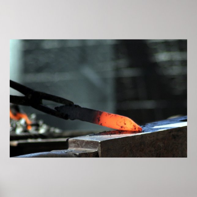 Póster Hot Iron On The Anvil (Frente)