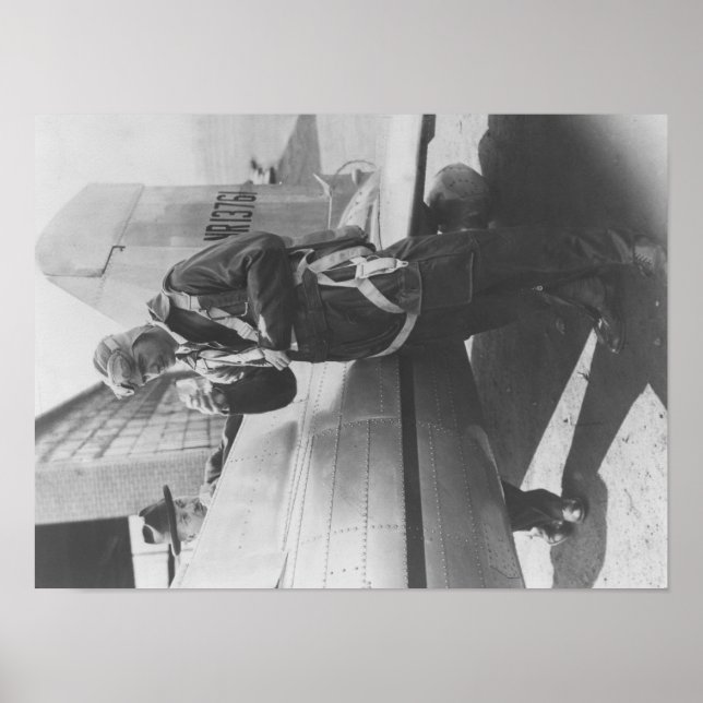 Póster Howard Hughes Pilot Boarding Plane in Full (Frente)