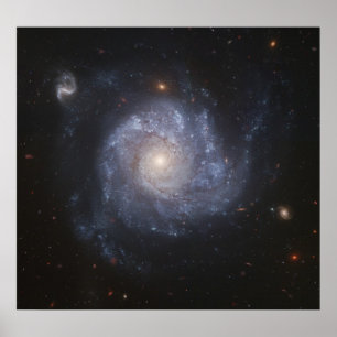 Póster Hubble Snaps Images of a Pinwheel-Shaped Galaxy