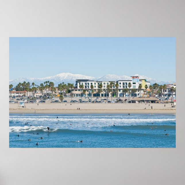 Póster Huntington Beach and Snow Capped Mountains (Frente)