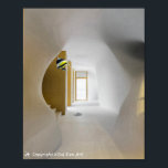 Póster Idol Surveillance Cave Poster Art<br><div class="desc">Arte pop fotográfico surrealista que muestra a un ídolo morisco haciendo un recorrido por una cueva ultramoderna.</div>