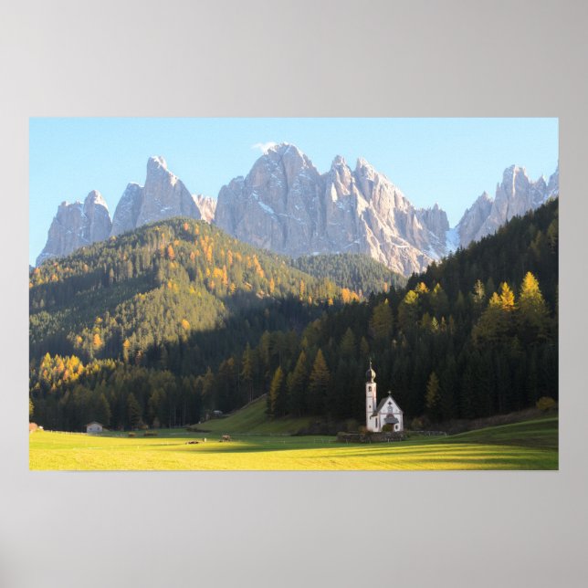 Póster Iglesia con fondo montañoso Dolomitas (Frente)