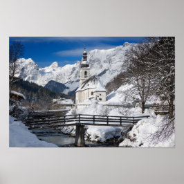 Póster Iglesia en la nieve con los Alpes