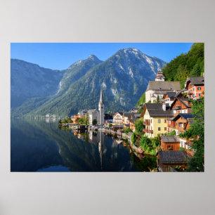Póster Iglesia y pueblo de Hallstatt, Austria con Alpes