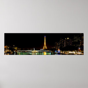 Póster Illuminated Eiffel tower in Paris at night