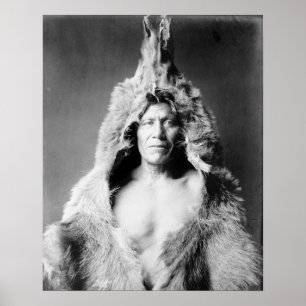Póster Indio con piel de oso, 1908. Foto antigua