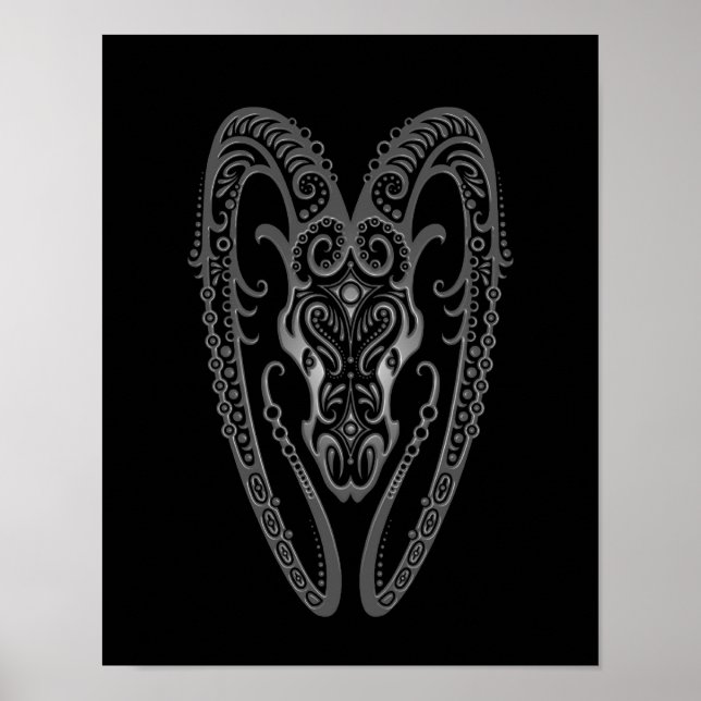 Póster Intrincado Gris Aries Zodiac sobre negro (Frente)