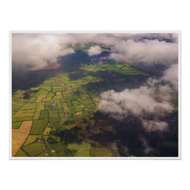 Póster Irish Farmland Patchwork – Aerial Landscape Print (Anverso)