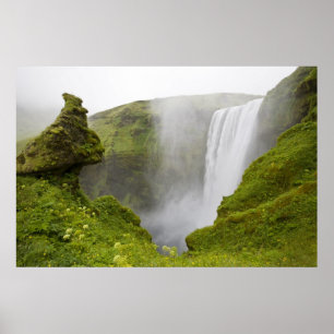 Póster Islandia. Caída de Skogarfoss se derrumba sobre un