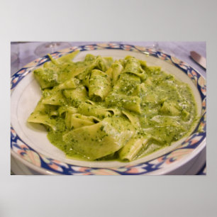 Póster Italia, Camogli. Platos de pasta con pesto