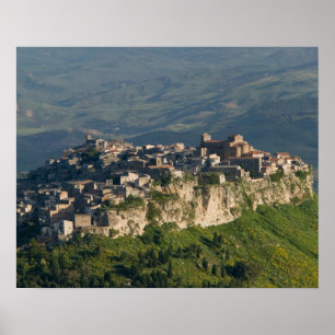 Póster Italia, Sicilia, Enna, Calascibetta, Vista de la m