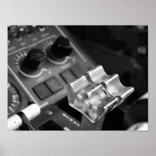 Póster J41 Levers B&W