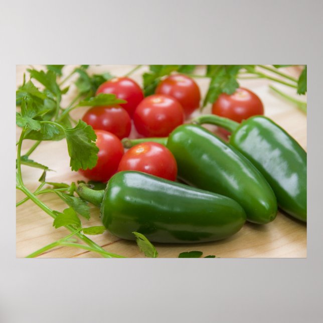 Póster Jalapenos frescos, tomates de cerezo y calantro (Frente)