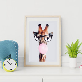 Póster Jirafa con gafas soplando chicle rosa